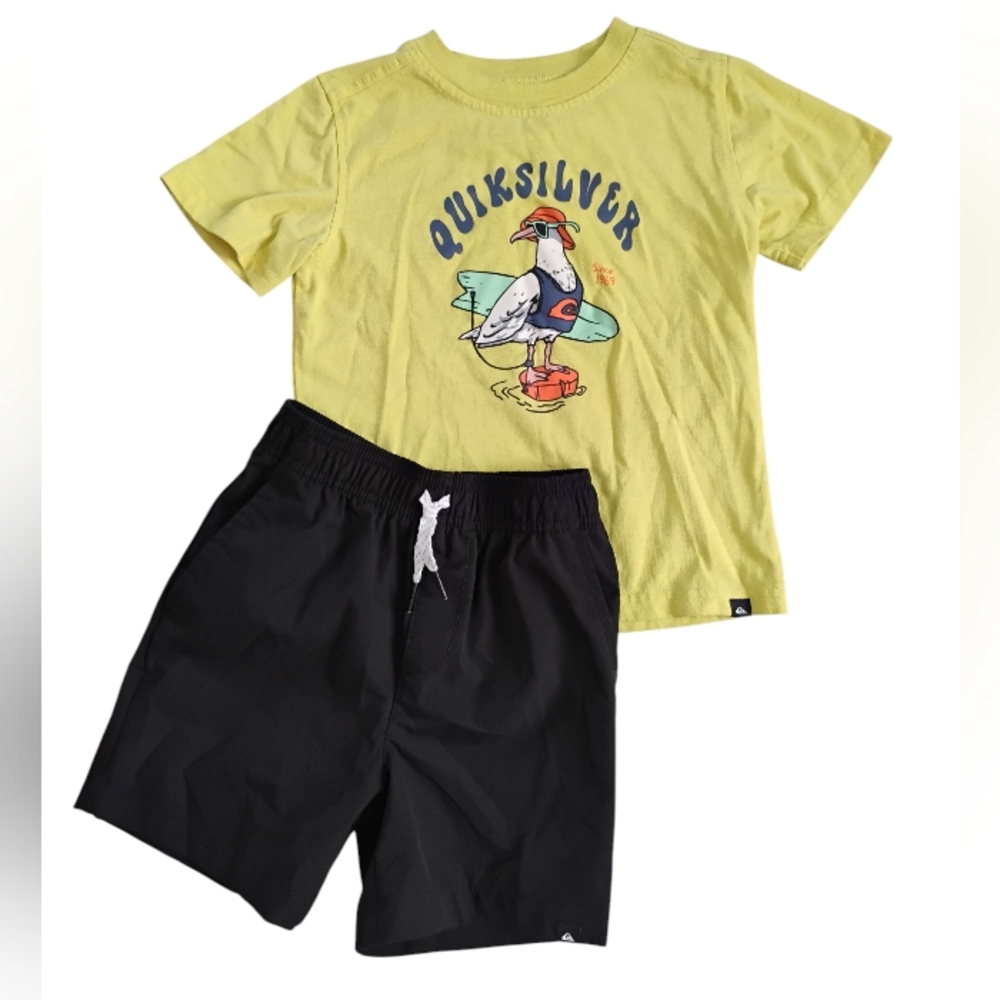 Quiksilver Surfing Seagull Tee and Black Shorts